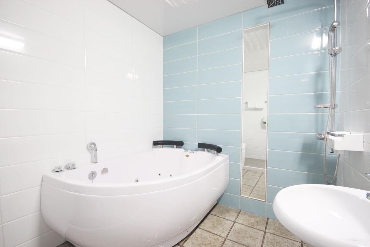 Dome Hotel Gwangju Metropolitan City Екстериор снимка